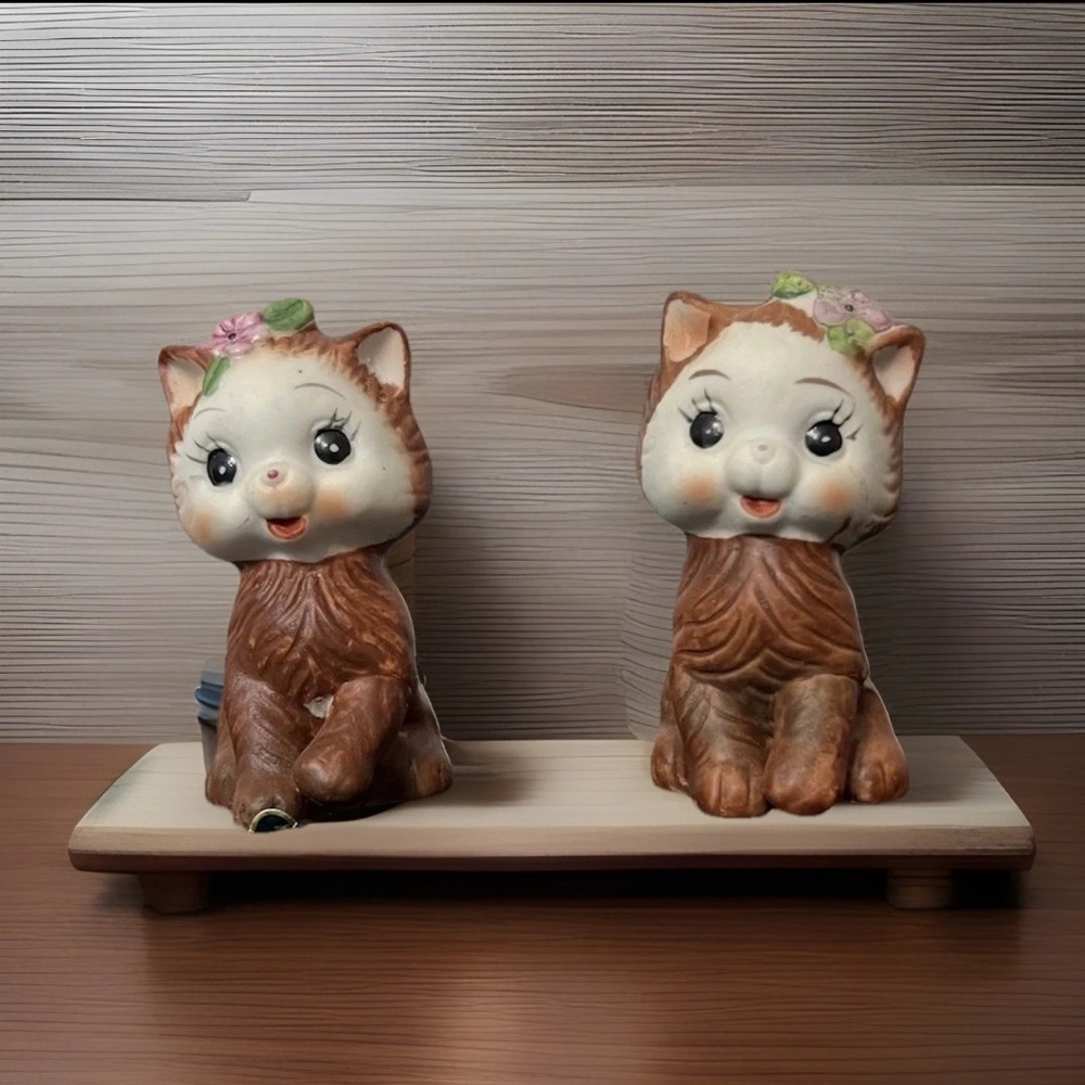 Vintage Salt & Pepper Shakers Ceramic Kitten Cat Anthropomorphic Cottage Whimsy